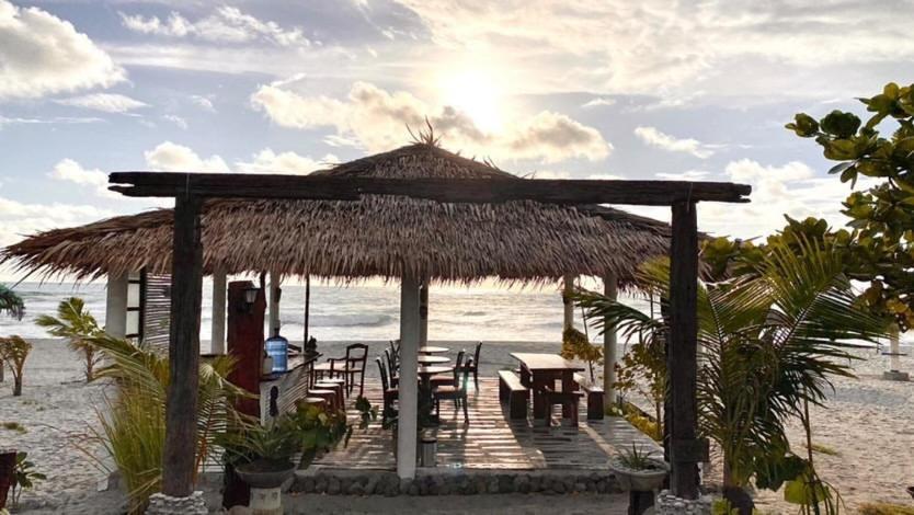 Club Monet Beachfront Resort By Cocotel Cabangan Eksteriør billede