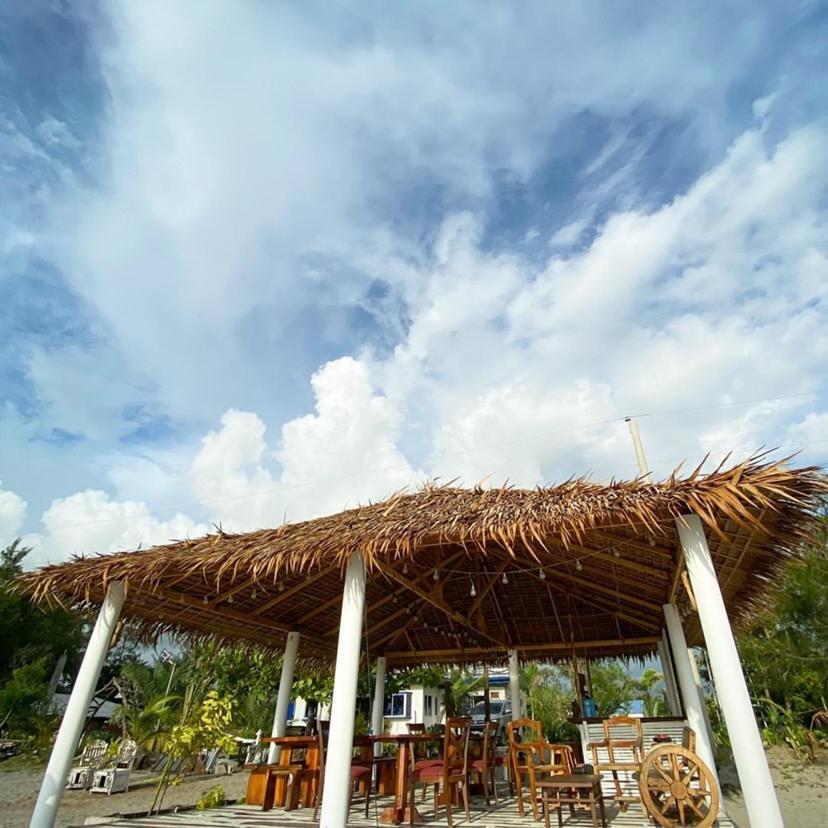 Club Monet Beachfront Resort By Cocotel Cabangan Eksteriør billede