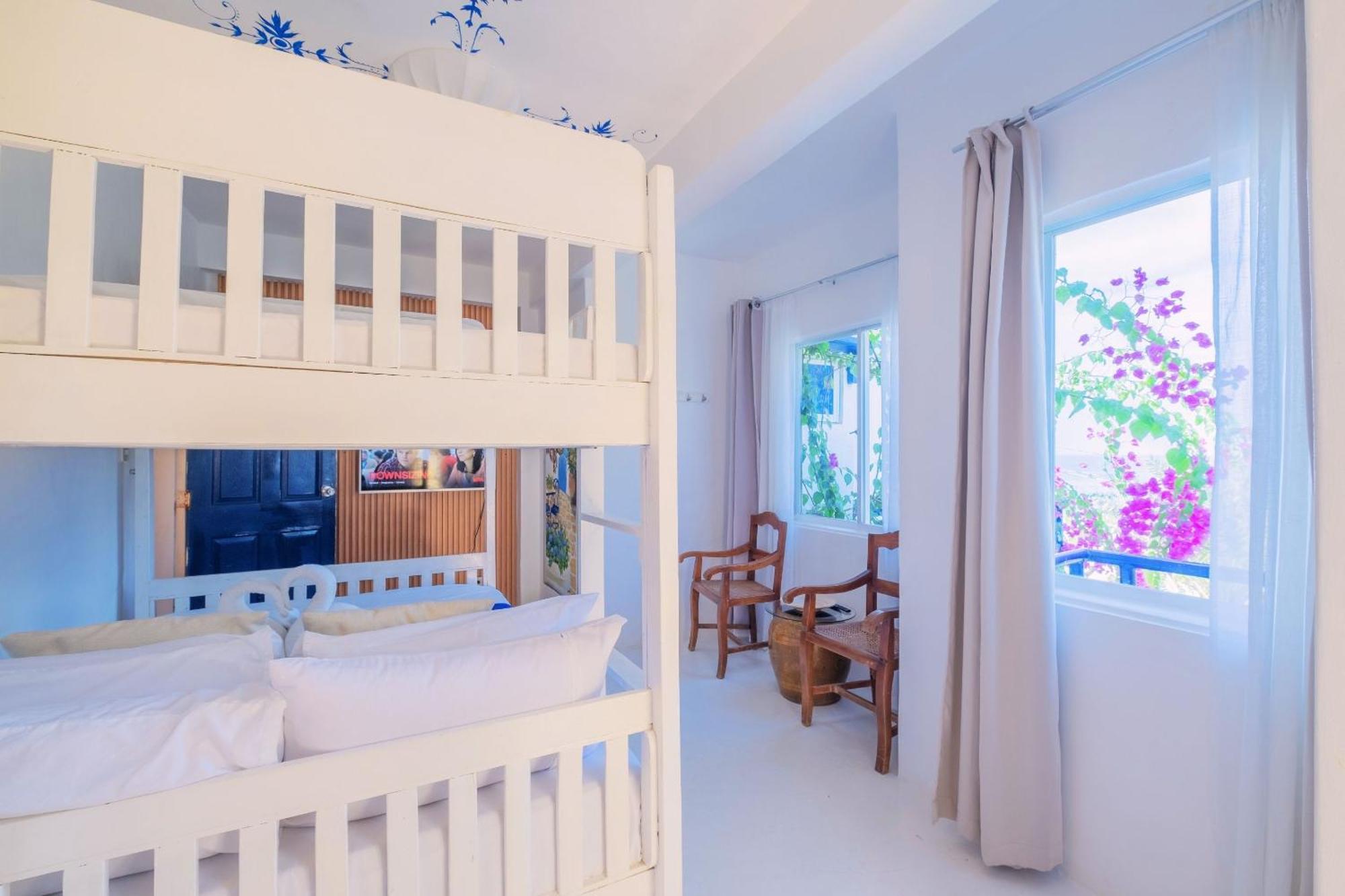 Club Monet Beachfront Resort By Cocotel Cabangan Værelse billede
