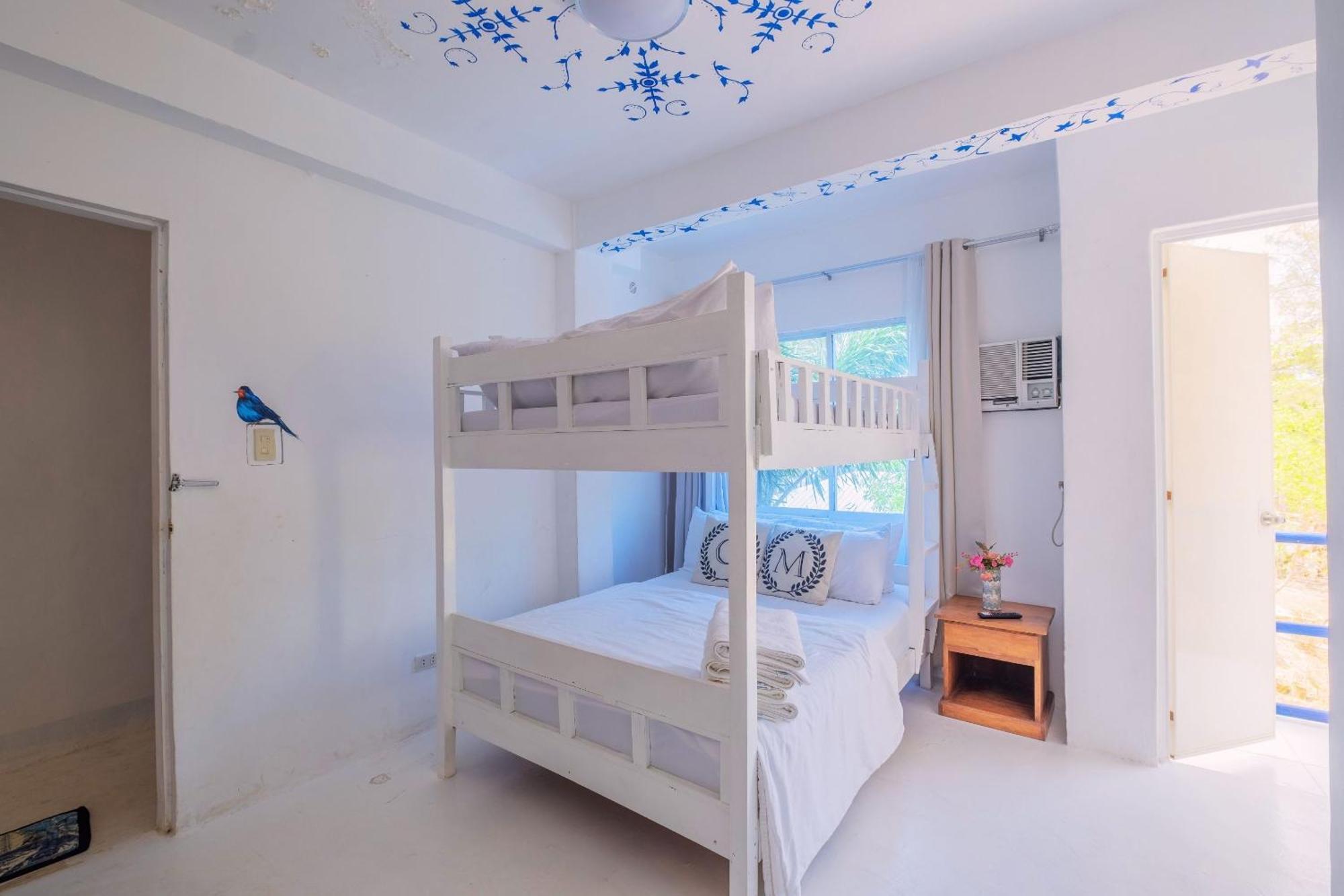 Club Monet Beachfront Resort By Cocotel Cabangan Værelse billede